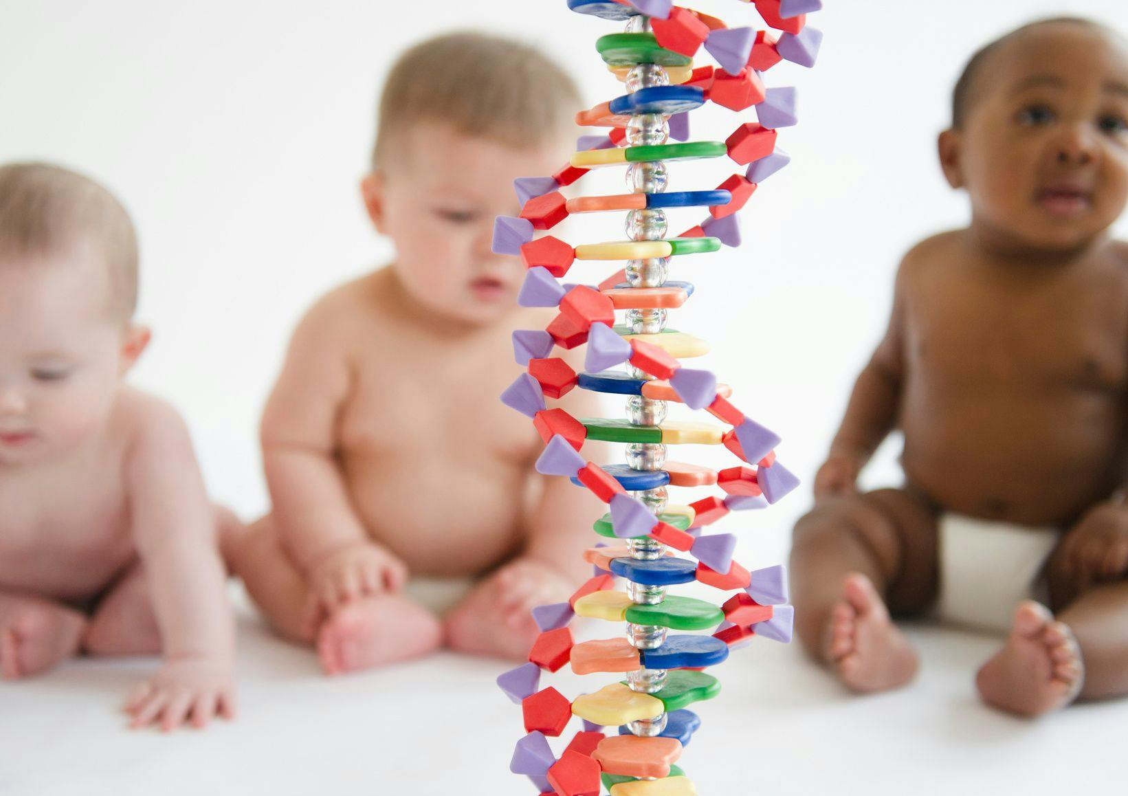 WGS can identify variants in all 20,000 genes in the human body, and NewbornDx or targeted gene sequencing can find variants in 1,722 genes known to be linked to genetic disorders in newborns and infants. © JGI/Jamie Grill/Blend Images - stock.adobe.com

