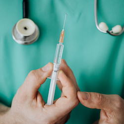 Majority of U.S. Physicians Would Recommend COVID-19 Vaccine, Poll Finds